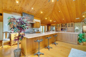 House (4 Bedrooms) | Interior - Spacious Virginia Retreat w/ Deck & Scenic Views! (Leesburg)