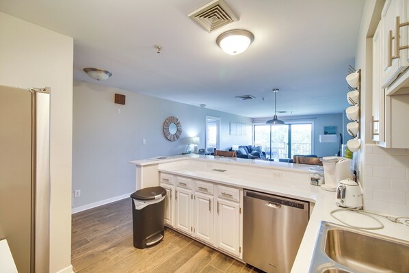 Apartment (2 Bedrooms) | Interior - Afton Vacation Condo in Vista Towers Shangri-la! (Afton)