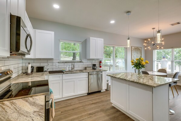 House (3 Bedrooms) | Private kitchen - Vacation Rental Home Near Lake Livingston! (Onalaska)