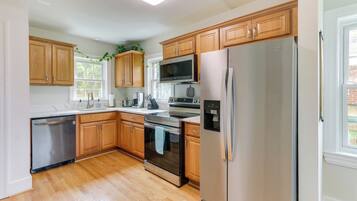 House (2 Bedrooms) | Interior