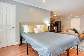 Apartment (0 Bedroom) | Interior