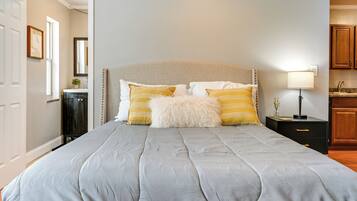 Apartment (0 Bedroom) | Interior