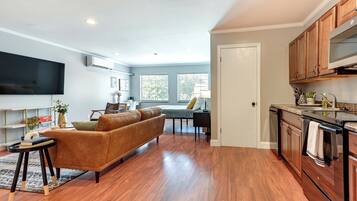 Apartment (0 Bedroom) | Interior