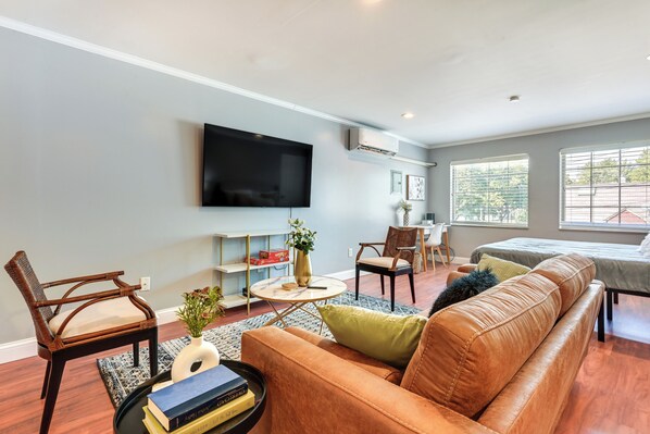 Apartment (0 Bedroom) | Interior