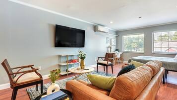 Apartment (0 Bedroom) | Interior