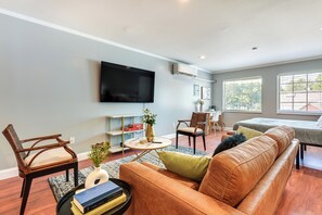 Apartment (0 Bedroom) | Interior