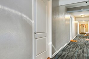 Apartment (0 Bedroom) | Interior