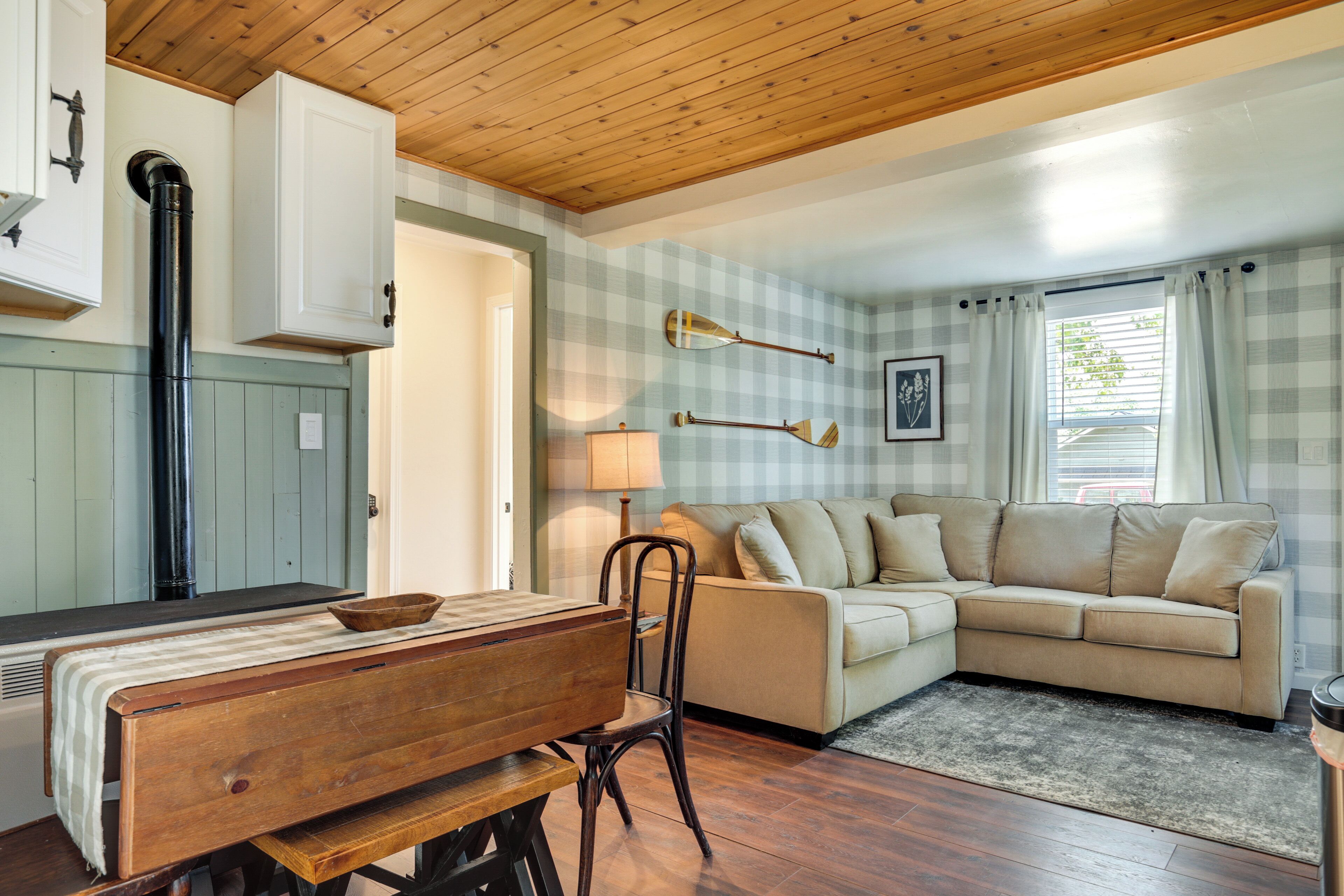 House (2 Bedrooms) | Interior