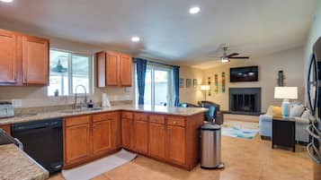 ู
ูุฒู (3 Bedrooms) | ุงูู
ูุดุฃุฉ ู
ู ุงูุฏุงุฎู