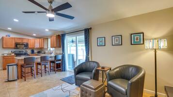 House (3 Bedrooms) | Interior