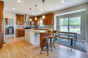 House (3 Bedrooms) | Interior