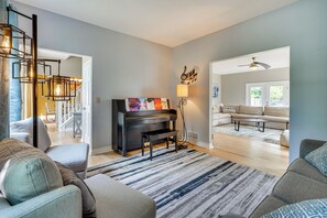 House (3 Bedrooms) | Interior - Spacious Lewis Center Home w/ Yard & Gas Grill! (Lewis Center)
