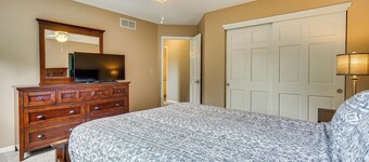 Spacious Lewis Center Home w/ Yard & Gas Grill!