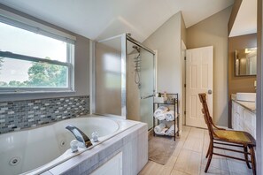 House (3 Bedrooms) | Interior - Spacious Lewis Center Home w/ Yard & Gas Grill! (Lewis Center)