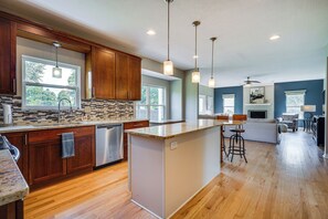 House (3 Bedrooms) | Interior