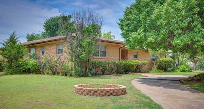 Lawton Home w/ Deck, Near Casinos + Museums!