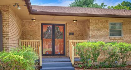 Lawton Home w/ Deck, Near Casinos + Museums!