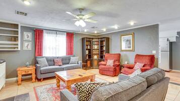 ุงูู
ูุดุฃุฉ ู
ู ุงูุฏุงุฎู