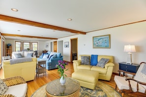 House (5 Bedrooms) | Interior