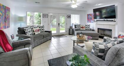 Hot Springs Retreat w/ Fireplace on Lake!