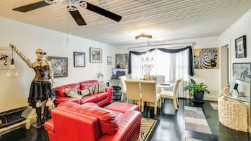 House (2 Bedrooms) | Front of property