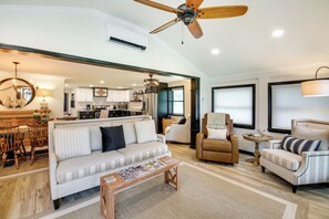 House (3 Bedrooms) | Interior - Lakefront Oasis w/ Patio in Hot Springs, Arkansas! (Hot Springs)