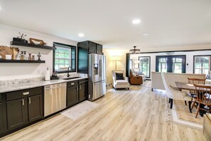 House (3 Bedrooms) | Interior