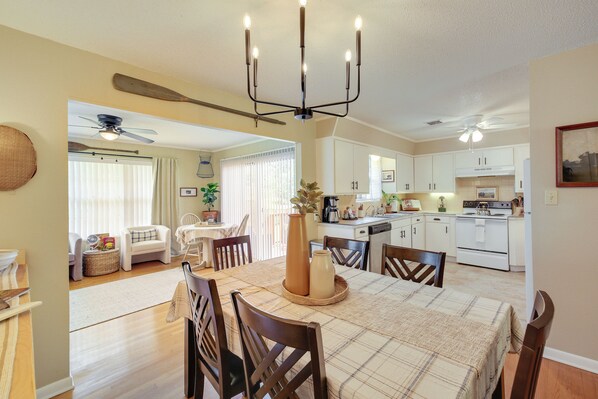 Interior - Lake Hamilton Home: 5 Mi to Hot Springs! (Hot Springs)