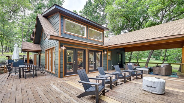 Outdoor dining - Pet-friendly Garfield Cabin on Beaver Lake! (Garfield)