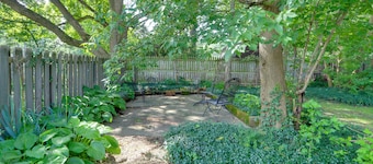 Welcoming Willoughby Home: 1 Mi to Historic Dtwn