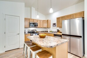 House (3 Bedrooms) | Interior - Sleek Montrose Home w/ Patio & Yard < 2 Mi to Town (Montrose)