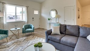 Interior - Sleek Montrose Home w/ Patio & Yard < 2 Mi to Town (Montrose)