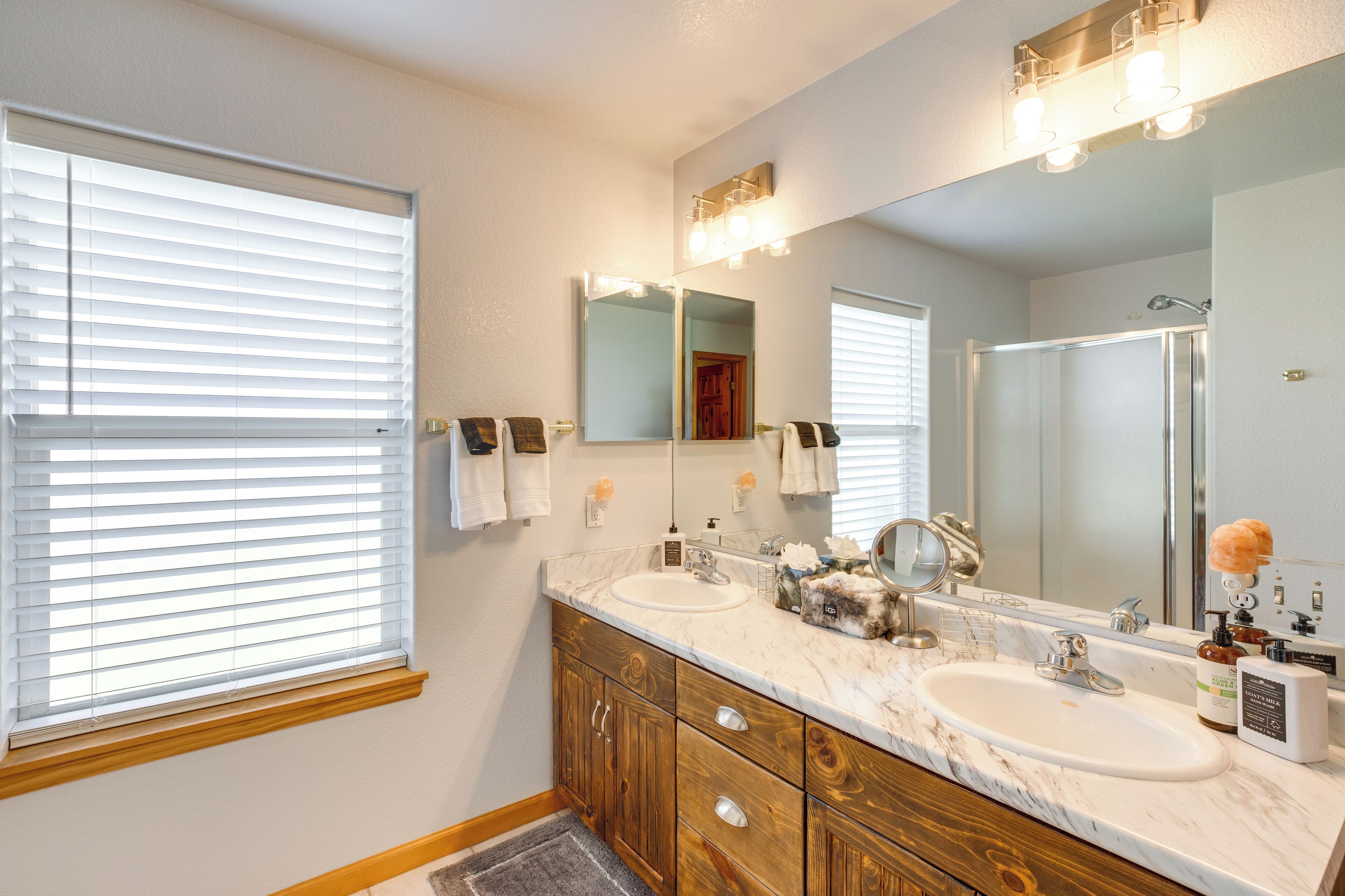 المنشأة من الداخل