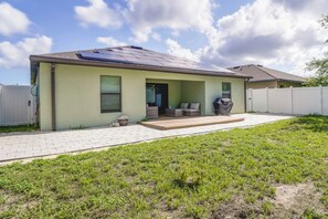 Interior - Tavares Retreat w/ Covered Patio & Private Yard (Tavares)