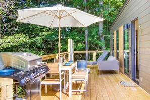 House (1 Bedroom) | Interior - Upscale + Modern Tiny Cabin on Cane River! (Burnsville)