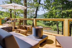 House (1 Bedroom) | Interior - Upscale + Modern Tiny Cabin on Cane River! (Burnsville)