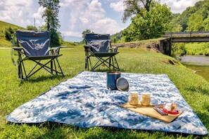 House (1 Bedroom) | Interior - Upscale + Modern Tiny Cabin on Cane River! (Burnsville)