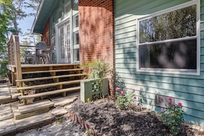 Interior - Oak Island Vacation Rental - 2 Blocks to Beach! (Oak Island)