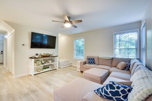 House (4 Bedrooms) | Interior - Lake Hartwell Retreat w/ 2-tier Dock & Boat Slip! (Seneca)