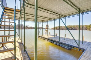 Interior - Lake Hartwell Retreat w/ 2-tier Dock & Boat Slip! (Seneca)