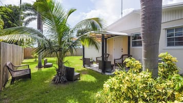 House (4 Bedrooms) | Depan hartanah