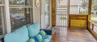 Dog-friendly Oak Island Rental - 1 Mi to Beach!