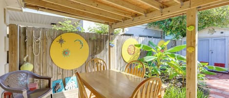 Cottage (2 Bedrooms) | Front of property