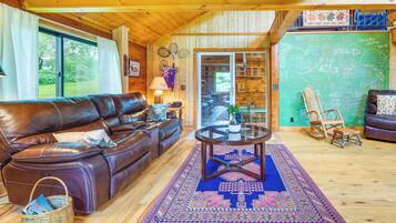 Apartment (0 Bedroom) | Bahagian dalam