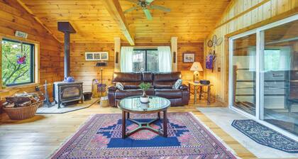 Pet-friendly Jamestown Cabin w/ Fire Pit and Deck!
