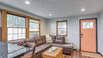 Cottage (2 Bedrooms) | Interior