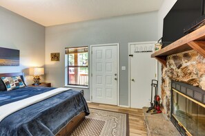 Interior - Angel Fire Studio w/ Fireplace, Walk to Resort! (Angel Fire)