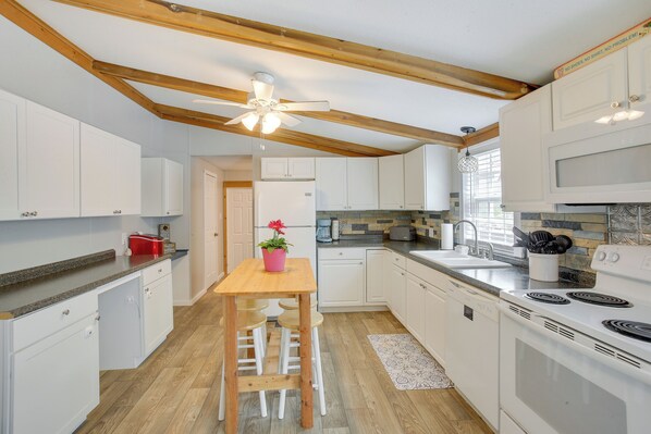 House (4 Bedrooms) | Bahagian dalam