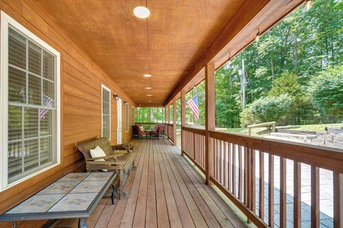 Cozy Tennessee Lake House w/ Grill & Fire Pit!