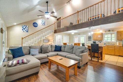 Cozy Tennessee Lake House w/ Grill & Fire Pit!